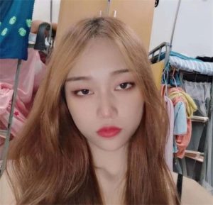 四川成都高颜值厂妹 转行下海 价格低廉床技狂野 露脸服务风骚程度堪比资深小姐