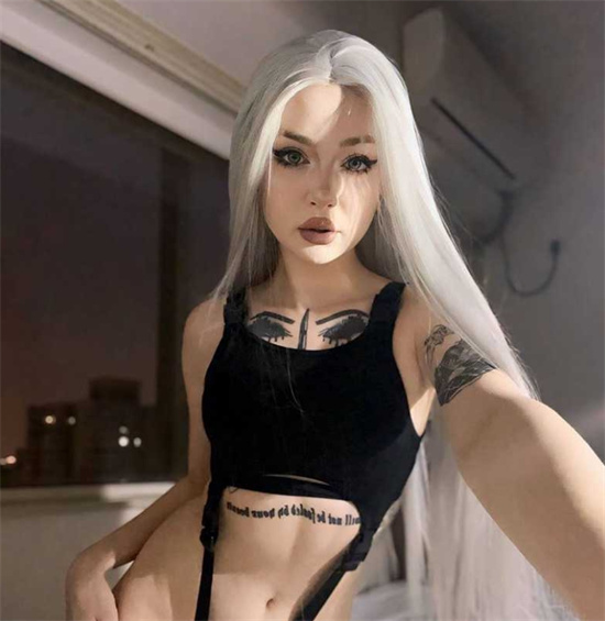 _从纪录片到竖屏短剧：伍忻玥的跨界创作探索_从纪录片到竖屏短剧：伍忻玥的跨界创作探索