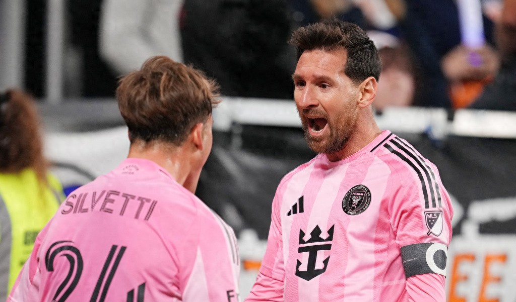 黑料门：梅西再创历史！美职联头球破门+助攻帽子戏法，率队首进东区决赛