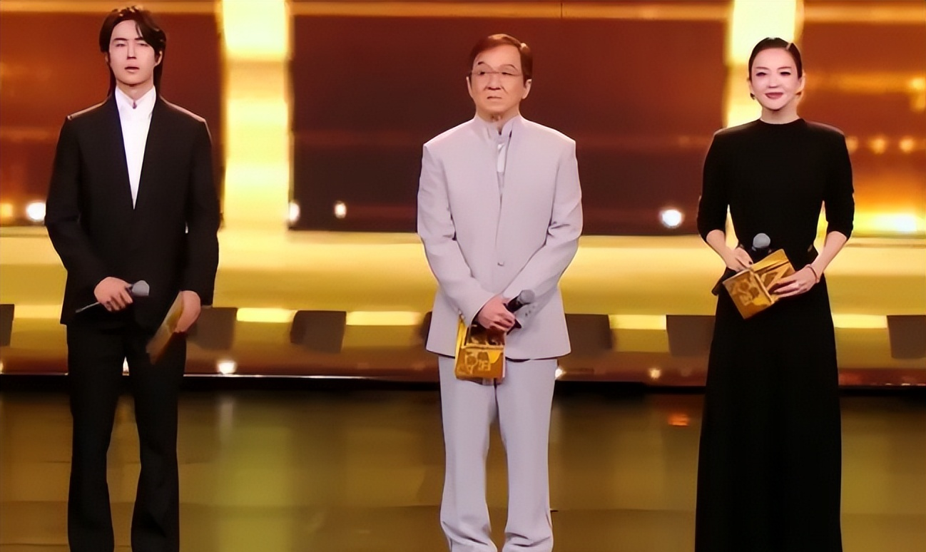 _章子怡摔鞋是什么节目_章子怡拍戏摔倒