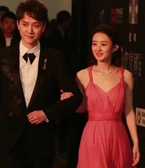 91黑料：赵丽颖失婚后事业全面开花？母子逛商场享温馨时光，亲子同游玩具店欢乐多