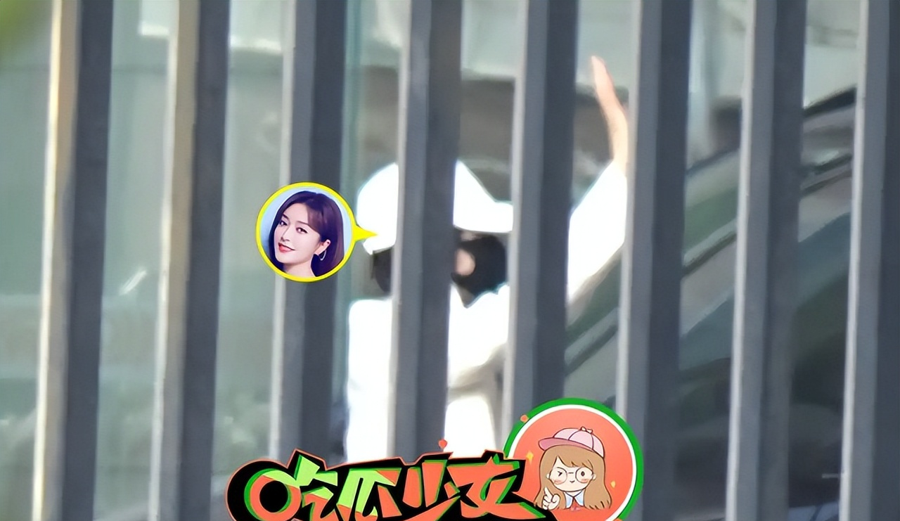 _没分手？魏大勋乘坐秦岚座驾夜宿女友香闺，开密码锁驾轻就熟_没分手？魏大勋乘坐秦岚座驾夜宿女友香闺，开密码锁驾轻就熟